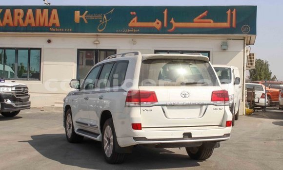 Sayi Imported Toyota Land Cruiser White Babbar mota in Import - Dubai a Agadez Sayi Imported Toyota Land Cruiser White Babbar mota in Import - Dubai a Agadez