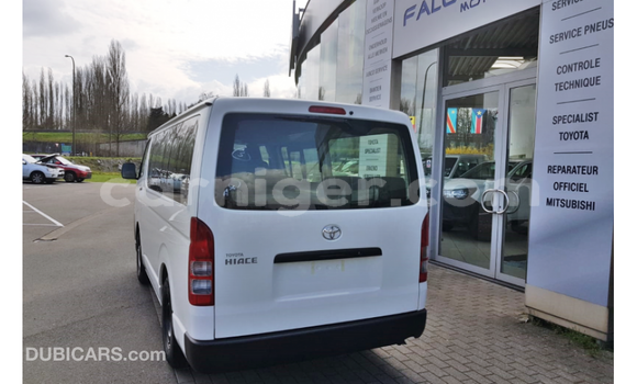 Sayi Imported Toyota Hiace White Mota in Import - Dubai a Agadez Sayi Imported Toyota Hiace White Mota in Import - Dubai a Agadez