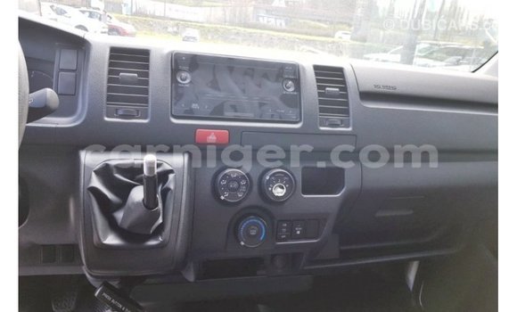 Sayi Imported Toyota Hiace White Mota in Import - Dubai a Agadez Sayi Imported Toyota Hiace White Mota in Import - Dubai a Agadez