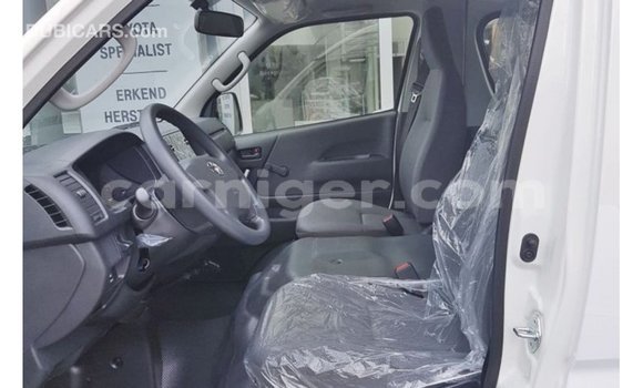 Buy Import Toyota Hiace White Car in Import - Dubai in Agadez Buy Import Toyota Hiace White Car in Import - Dubai in Agadez