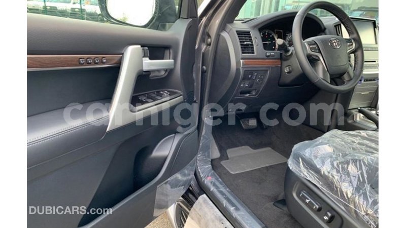 Big with watermark toyota land cruiser agadez import dubai 5850