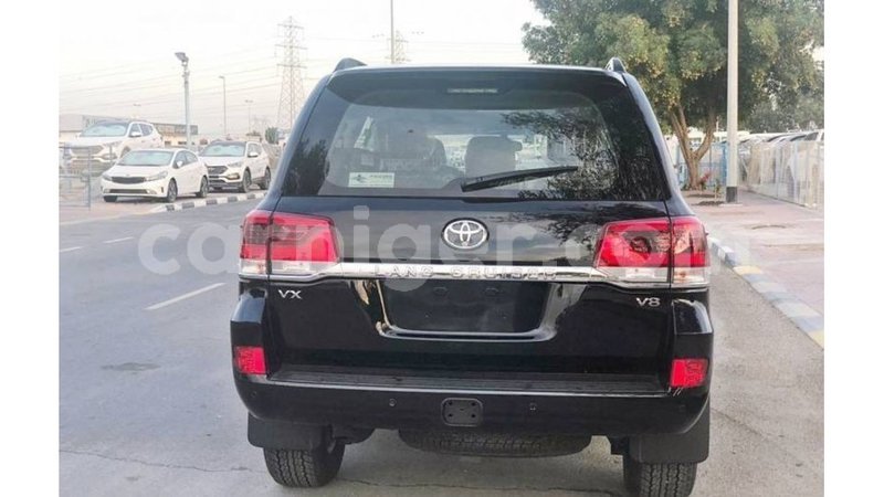 Big with watermark toyota land cruiser agadez import dubai 5852