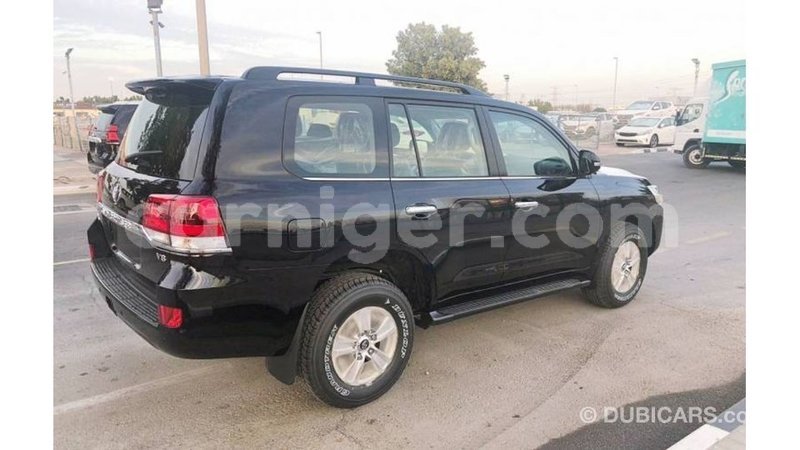 Big with watermark toyota land cruiser agadez import dubai 5852