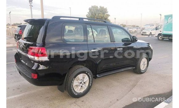 Buy Import Toyota Land Cruiser Black Truck in Import - Dubai in Agadez Buy Import Toyota Land Cruiser Black Truck in Import - Dubai in Agadez