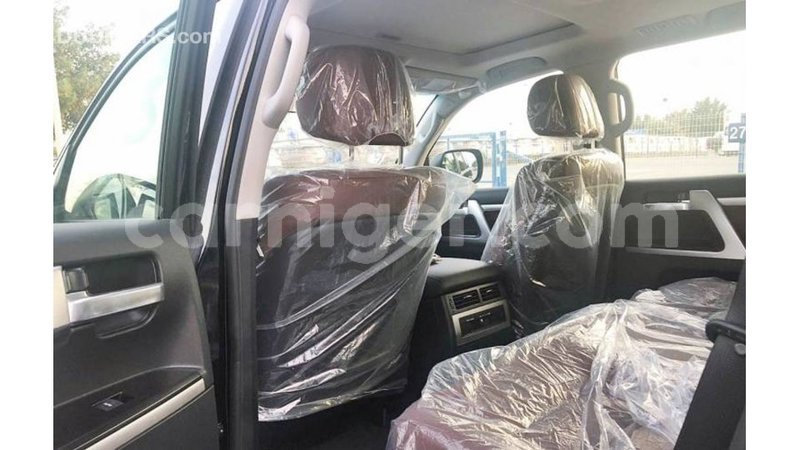 Big with watermark toyota land cruiser agadez import dubai 5852