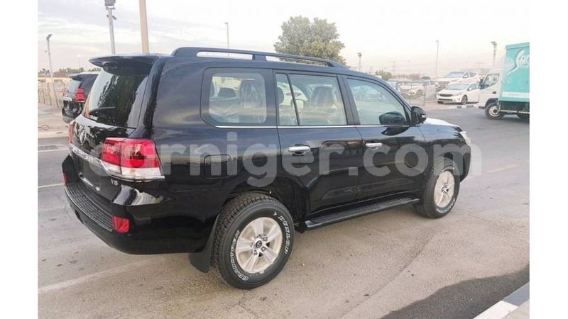 Big with watermark toyota land cruiser agadez import dubai 5855