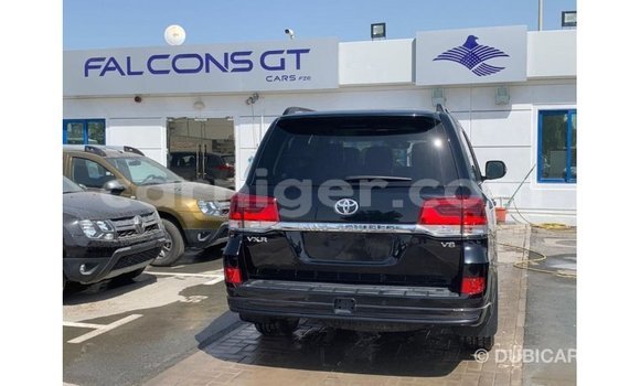 Buy Import Toyota Land Cruiser Black Truck in Import - Dubai in Agadez Buy Import Toyota Land Cruiser Black Truck in Import - Dubai in Agadez