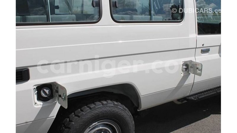 Big with watermark toyota land cruiser agadez import dubai 5857