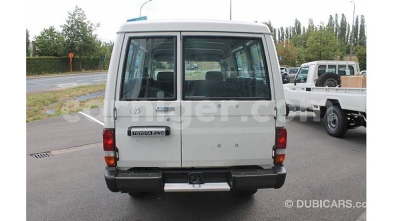 Big with watermark toyota land cruiser agadez import dubai 5857