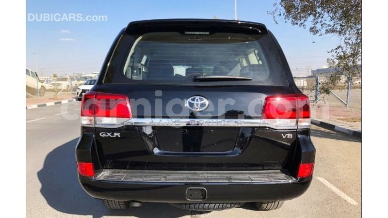 Big with watermark toyota land cruiser agadez import dubai 5862