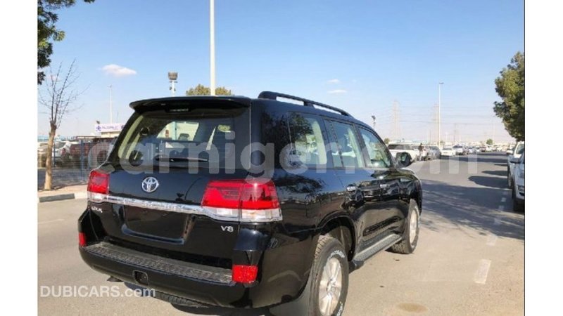 Big with watermark toyota land cruiser agadez import dubai 5862