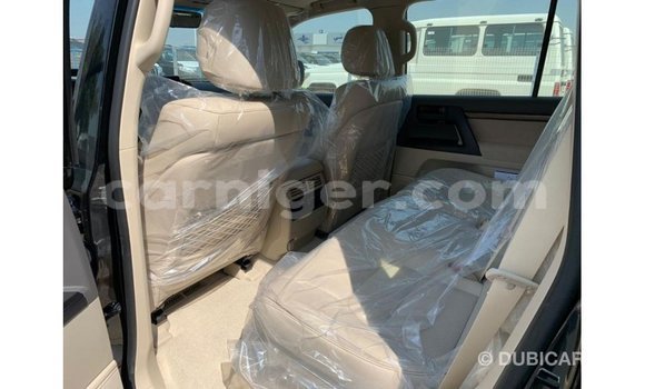 Buy Import Toyota Land Cruiser Black Truck in Import - Dubai in Agadez Buy Import Toyota Land Cruiser Black Truck in Import - Dubai in Agadez