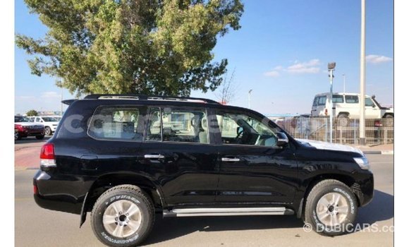 Buy Import Toyota Land Cruiser Black Truck in Import - Dubai in Agadez Buy Import Toyota Land Cruiser Black Truck in Import - Dubai in Agadez