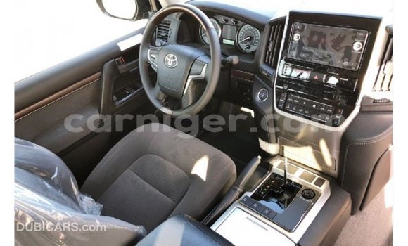 Buy Import Toyota Land Cruiser Black Truck in Import - Dubai in Agadez Buy Import Toyota Land Cruiser Black Truck in Import - Dubai in Agadez