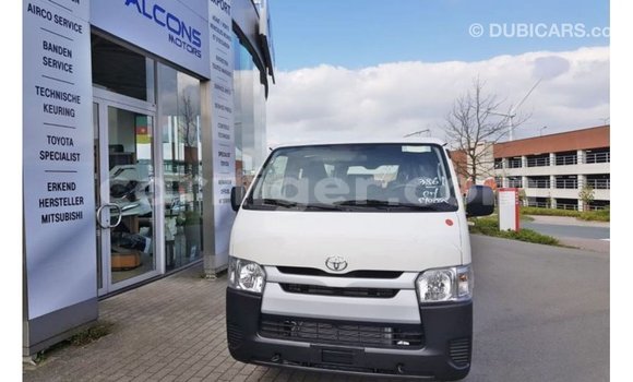 Buy Import Toyota Hiace White Car in Import - Dubai in Agadez Buy Import Toyota Hiace White Car in Import - Dubai in Agadez
