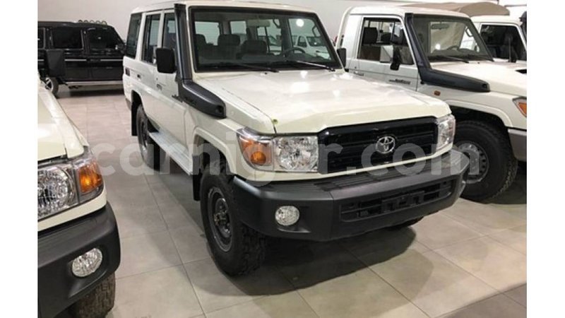 Big with watermark toyota land cruiser agadez import dubai 5874