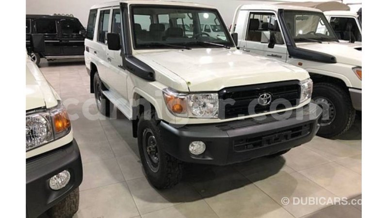 Big with watermark toyota land cruiser agadez import dubai 5874