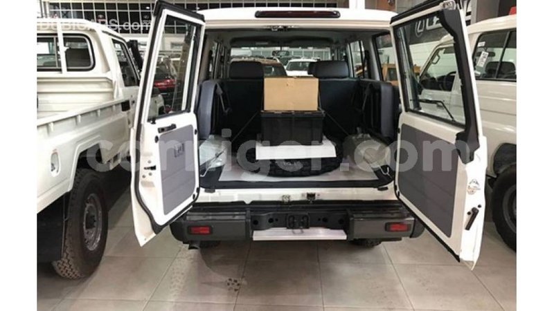 Big with watermark toyota land cruiser agadez import dubai 5874