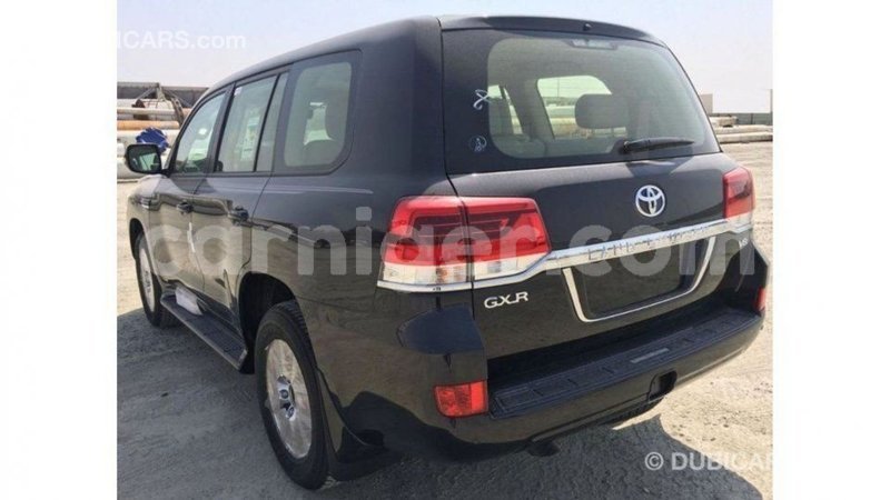 Big with watermark toyota land cruiser agadez import dubai 5877