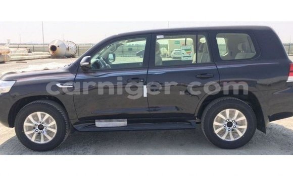Buy Import Toyota Land Cruiser Black Truck in Import - Dubai in Agadez Buy Import Toyota Land Cruiser Black Truck in Import - Dubai in Agadez