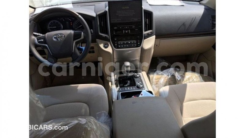 Big with watermark toyota land cruiser agadez import dubai 5877