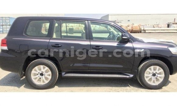 Buy Import Toyota Land Cruiser Black Truck in Import - Dubai in Agadez Buy Import Toyota Land Cruiser Black Truck in Import - Dubai in Agadez