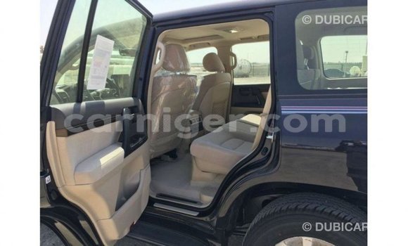 Buy Import Toyota Land Cruiser Black Truck in Import - Dubai in Agadez Buy Import Toyota Land Cruiser Black Truck in Import - Dubai in Agadez