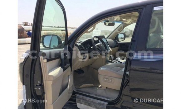 Buy Import Toyota Land Cruiser Black Truck in Import - Dubai in Agadez Buy Import Toyota Land Cruiser Black Truck in Import - Dubai in Agadez