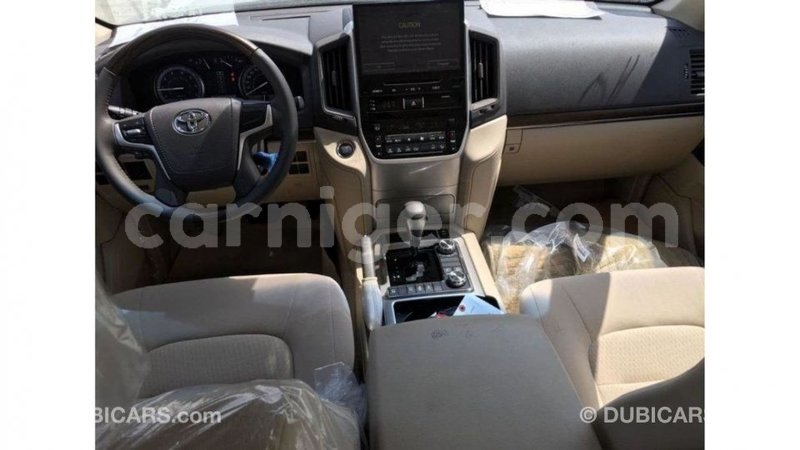 Big with watermark toyota land cruiser agadez import dubai 5885