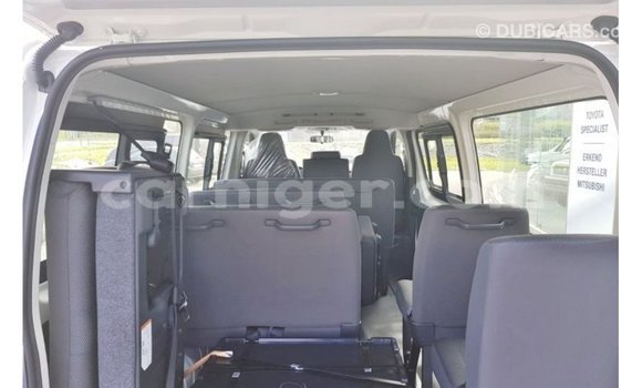 Buy Import Toyota Hiace White Car in Import - Dubai in Agadez Buy Import Toyota Hiace White Car in Import - Dubai in Agadez