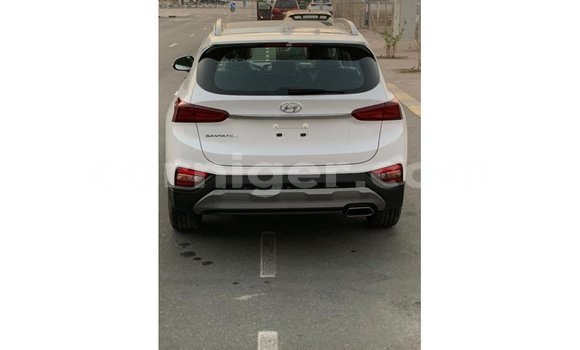 Buy Import Hyundai Santa Fe White Car in Import - Dubai in Agadez Buy Import Hyundai Santa Fe White Car in Import - Dubai in Agadez
