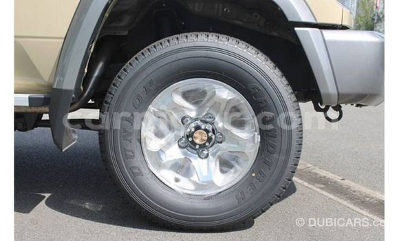 Buy Import Toyota Land Cruiser Beige Truck in Import - Dubai in Agadez Buy Import Toyota Land Cruiser Beige Truck in Import - Dubai in Agadez