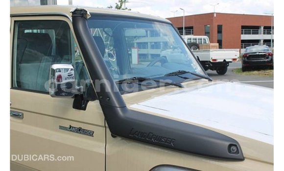 Buy Import Toyota Land Cruiser Beige Truck in Import - Dubai in Agadez Buy Import Toyota Land Cruiser Beige Truck in Import - Dubai in Agadez