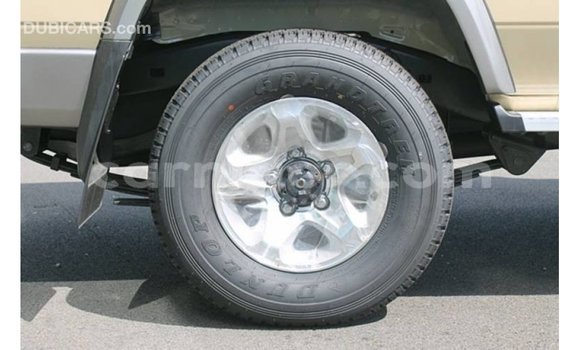 Buy Import Toyota Land Cruiser Beige Truck in Import - Dubai in Agadez Buy Import Toyota Land Cruiser Beige Truck in Import - Dubai in Agadez