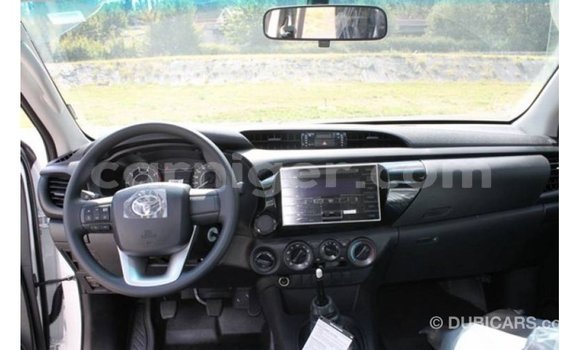 Buy Import Toyota Hilux White Car in Import - Dubai in Agadez Buy Import Toyota Hilux White Car in Import - Dubai in Agadez