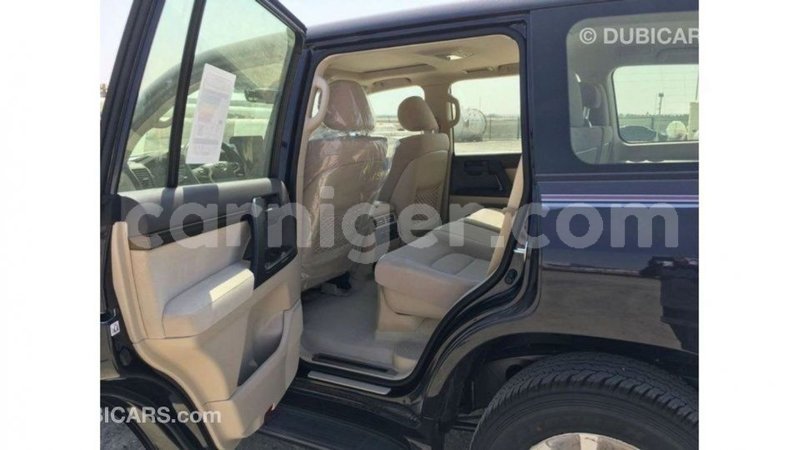 Big with watermark toyota land cruiser agadez import dubai 5893