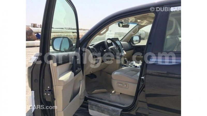 Big with watermark toyota land cruiser agadez import dubai 5893