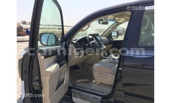 Buy Import Toyota Land Cruiser Black Truck in Import - Dubai in Agadez Buy Import Toyota Land Cruiser Black Truck in Import - Dubai in Agadez