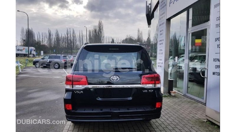 Big with watermark toyota land cruiser agadez import dubai 5895