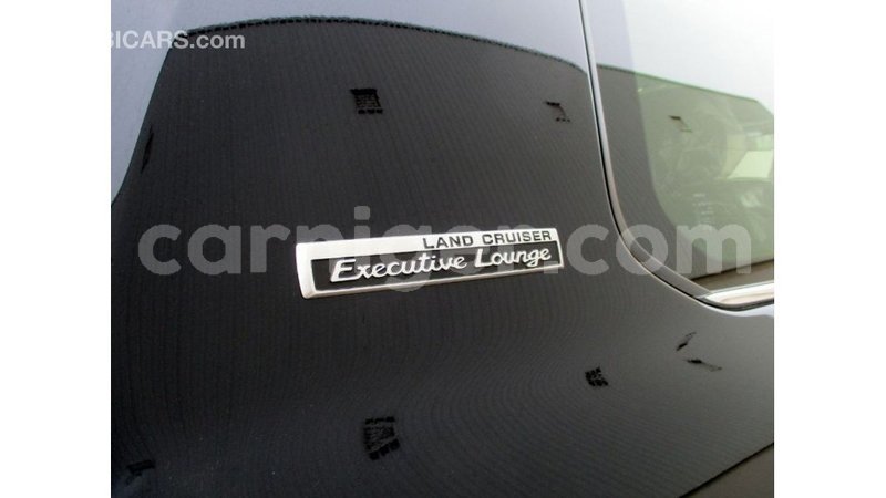 Big with watermark toyota land cruiser agadez import dubai 5895