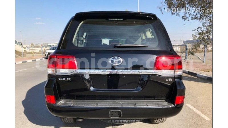 Big with watermark toyota land cruiser agadez import dubai 5896