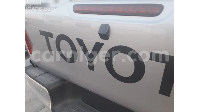 Big with watermark toyota hilux agadez import dubai 5899