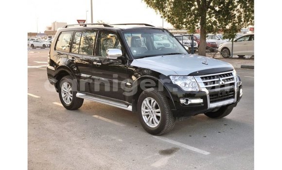 Sayi Imported Mitsubishi Pajero Black Mota in Import - Dubai a Agadez Sayi Imported Mitsubishi Pajero Black Mota in Import - Dubai a Agadez