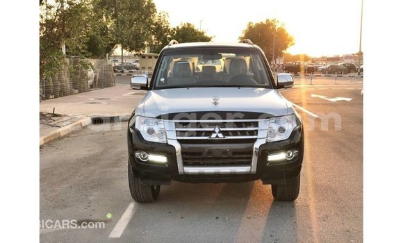 Sayi Imported Mitsubishi Pajero Black Mota in Import - Dubai a Agadez Sayi Imported Mitsubishi Pajero Black Mota in Import - Dubai a Agadez