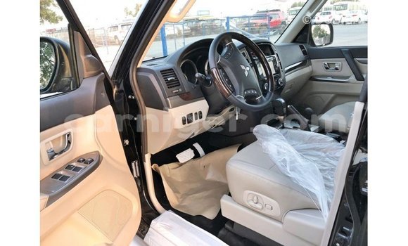 Sayi Imported Mitsubishi Pajero Black Mota in Import - Dubai a Agadez Sayi Imported Mitsubishi Pajero Black Mota in Import - Dubai a Agadez