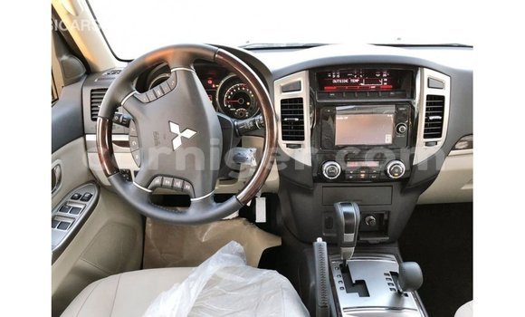 Sayi Imported Mitsubishi Pajero Black Mota in Import - Dubai a Agadez Sayi Imported Mitsubishi Pajero Black Mota in Import - Dubai a Agadez