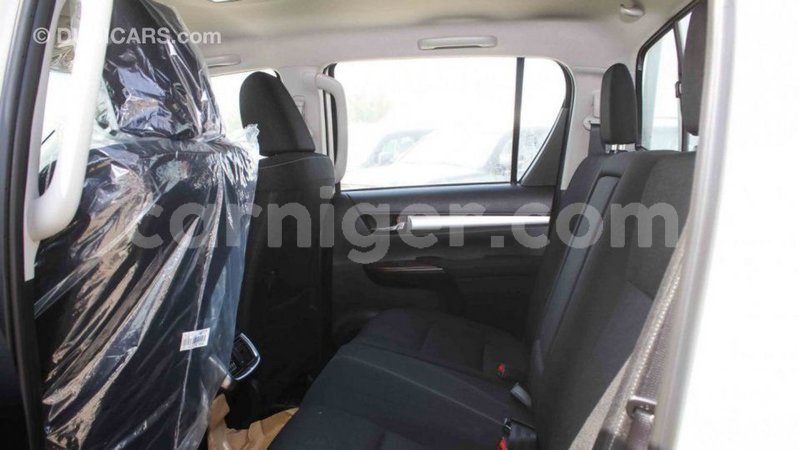 Big with watermark toyota hilux agadez import dubai 5907