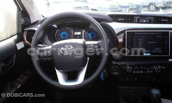 Acheter Import Voiture Toyota Hilux Blanc à Import - Dubai, Agadez Acheter Import Voiture Toyota Hilux Blanc à Import - Dubai, Agadez