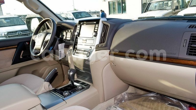 Big with watermark toyota land cruiser agadez import dubai 5908