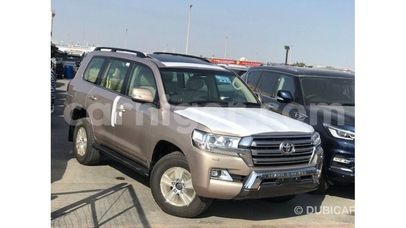 Big with watermark toyota land cruiser agadez import dubai 5912